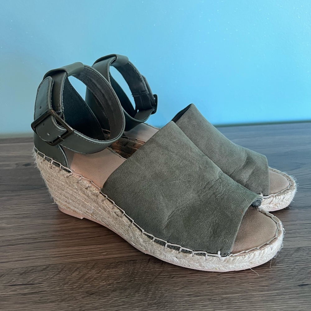 OLD NAVY Wedge Espadrilles, Size 7, Hunter Green.